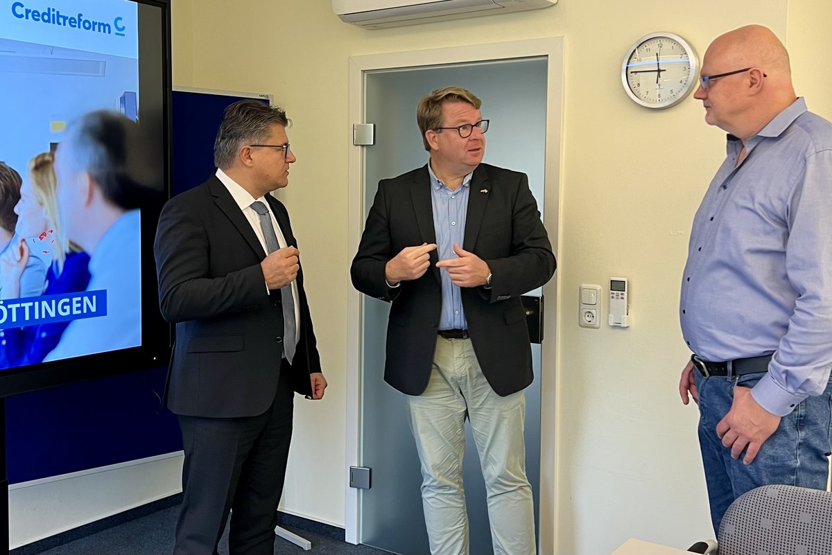 Carsten Müller MdB besuchte Creditreform in Braunschweig | INKASSO.DE